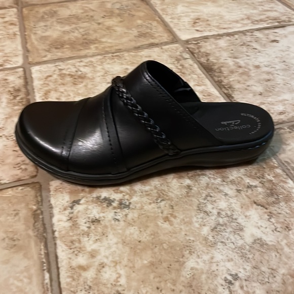 COPY - Clark’s Women’s Size 7 Laurieann Step Black Leather Mule 🚨Discount Shipp… - Picture 4 of 7